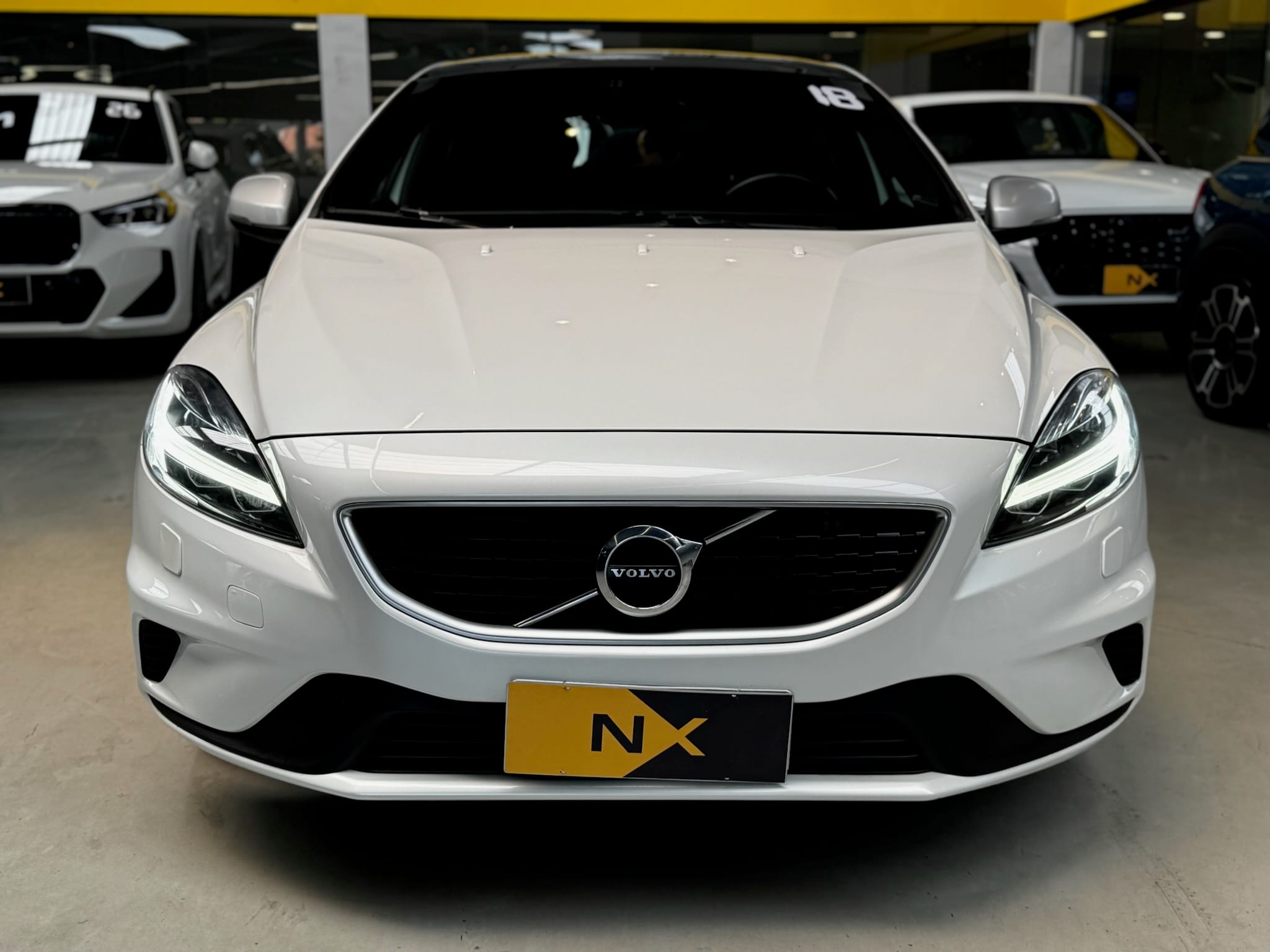 VOLVO V40 2.0 T5 R-DESIGN GASOLINA 4P AUTOMÁTICO 2018/2018 - Foto 2