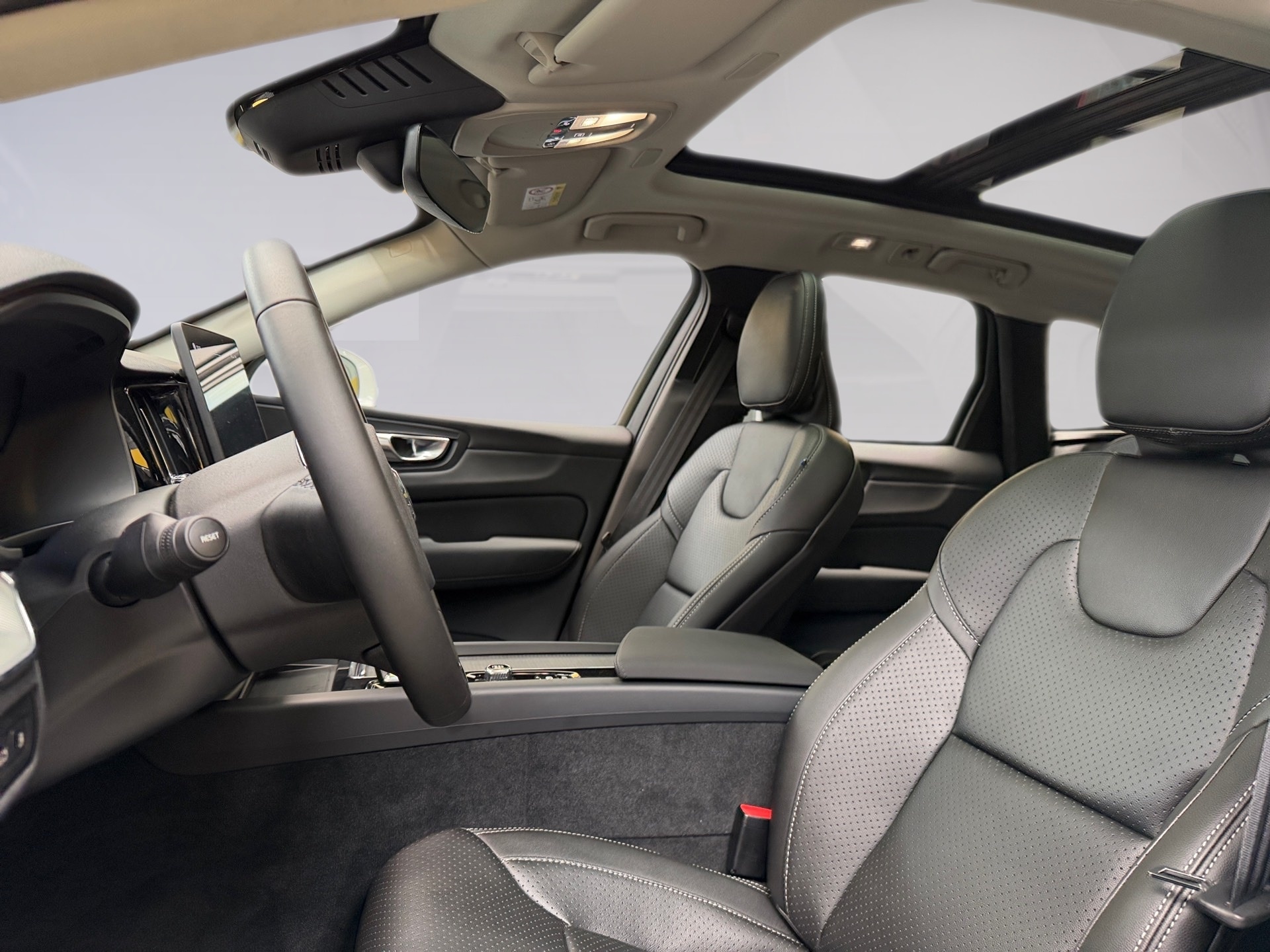 VOLVO XC60 2.0 T8 PHEV PLUS AWD GEARTRONIC 2025/2026 - Foto 18