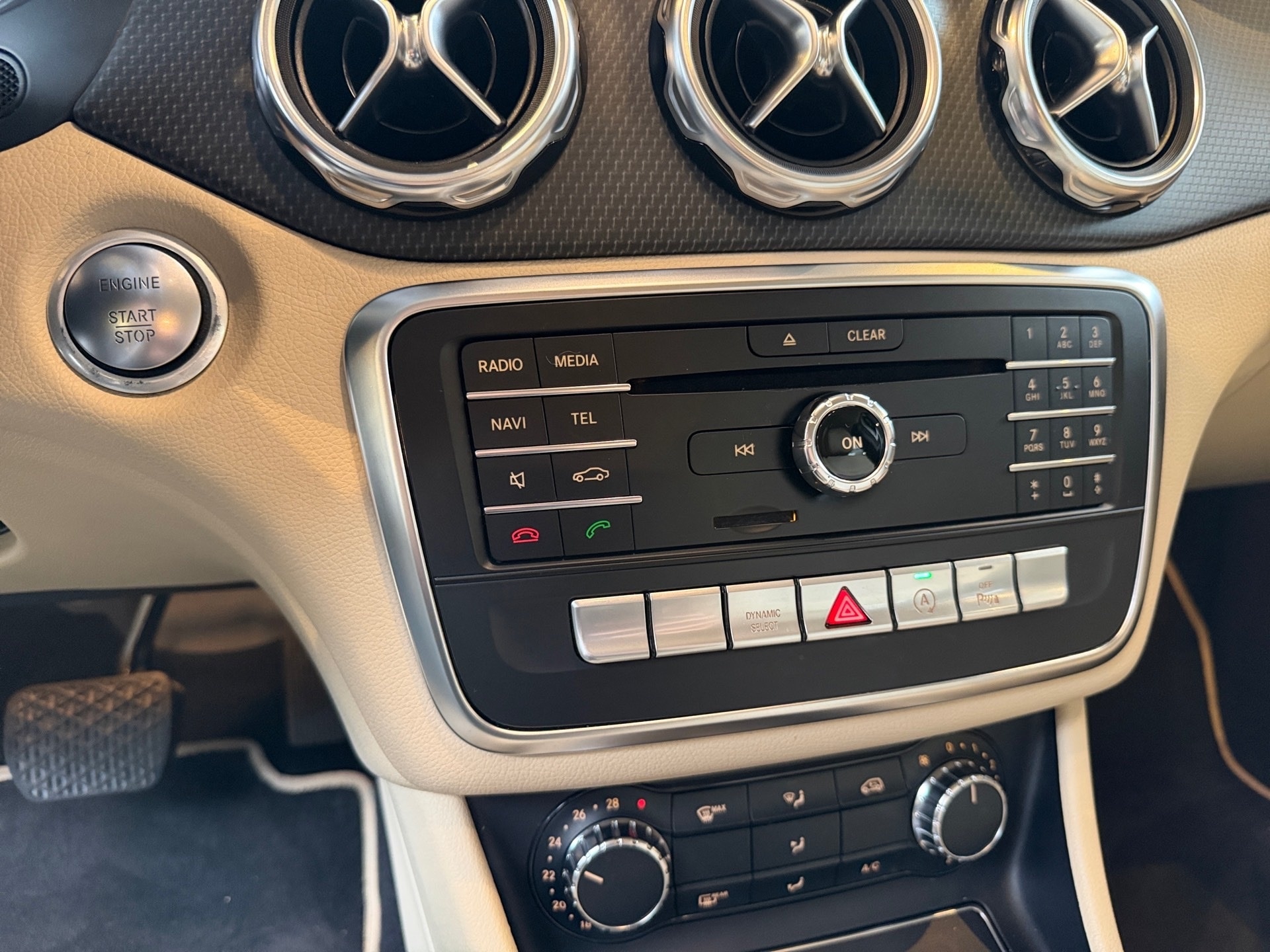 MERCEDES-BENZ GLA 200 1.6 CGI FLEX STYLE 7G-DCT 2019/2020 - Foto 7