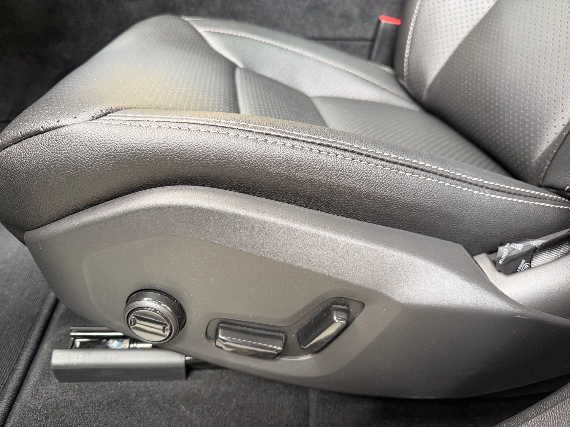 VOLVO XC60 2.0 T8 PHEV PLUS AWD GEARTRONIC 2025/2026 - Foto 9