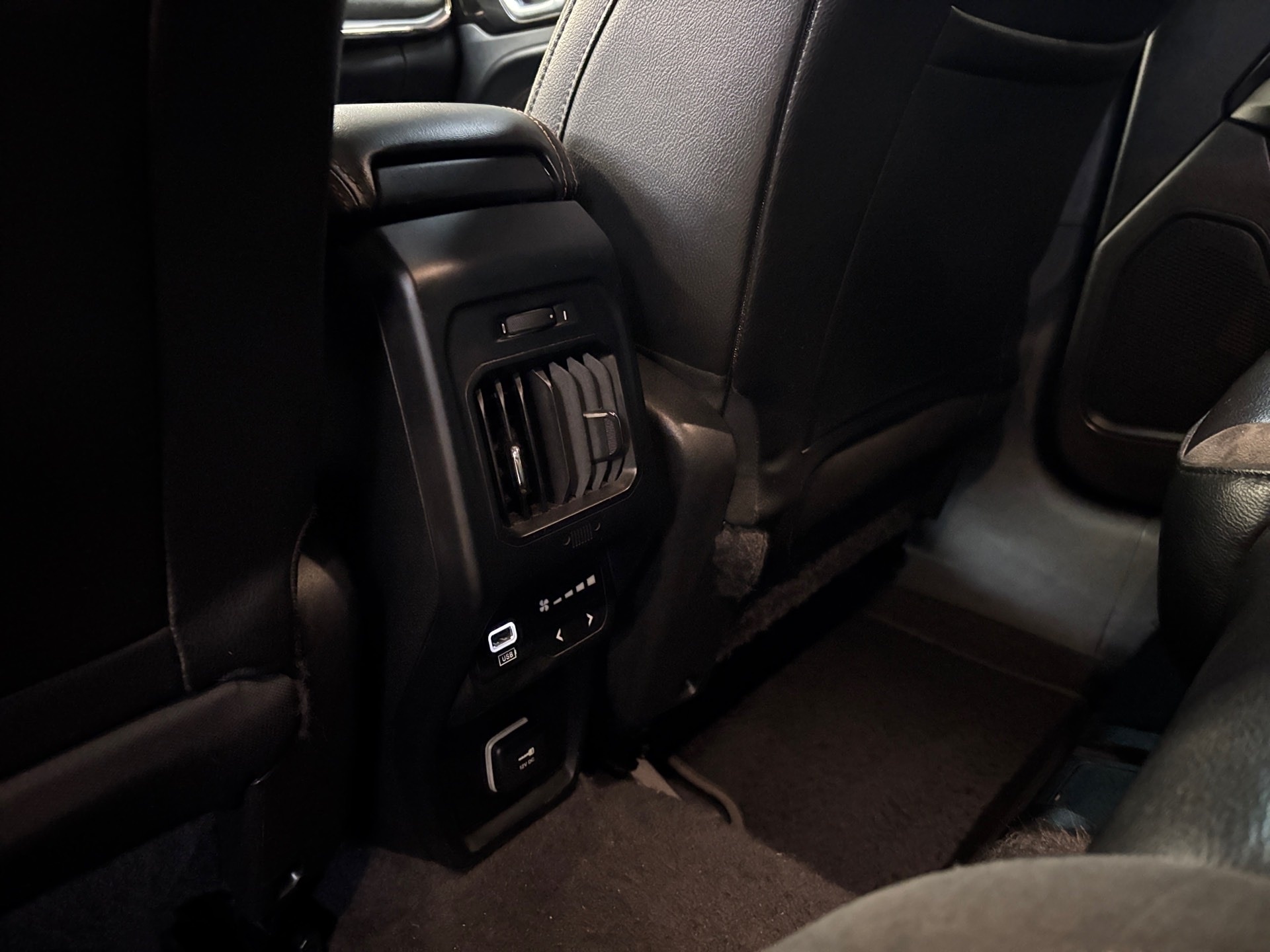 JEEP COMMANDER 1.3 T270 TURBO FLEX LIMITED AT6 2022/2022 - Foto 16