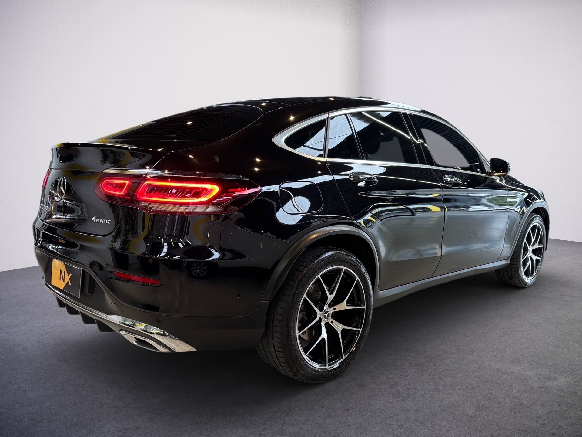 MERCEDES-BENZ GLC 300 2.0 CGI GASOLINA COUPÉ AMG LINE 4MATIC 9G-TRONIC 2023/2023 - Foto 4