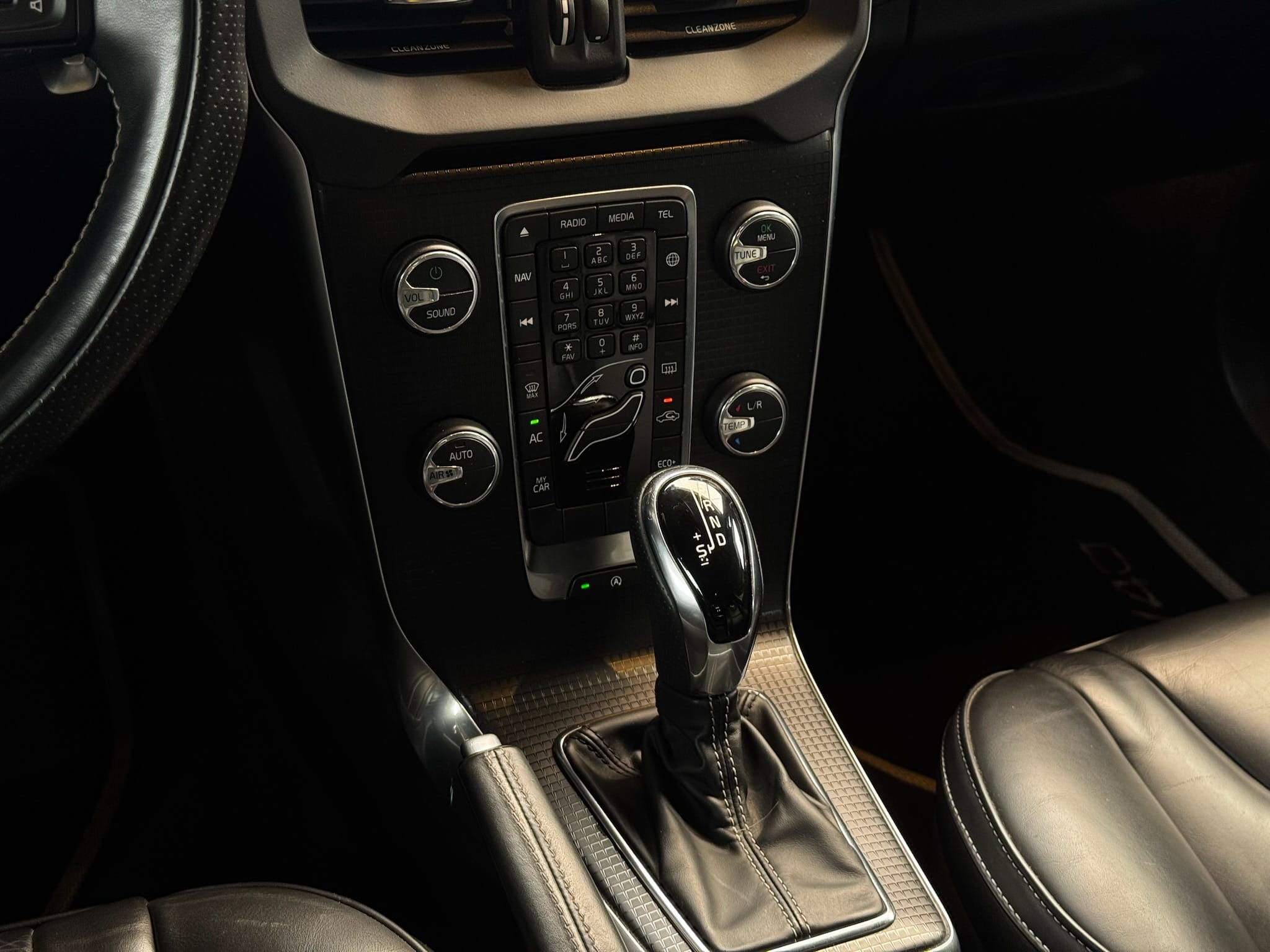 VOLVO V40 2.0 T5 R-DESIGN GASOLINA 4P AUTOMÁTICO 2018/2018 - Foto 12