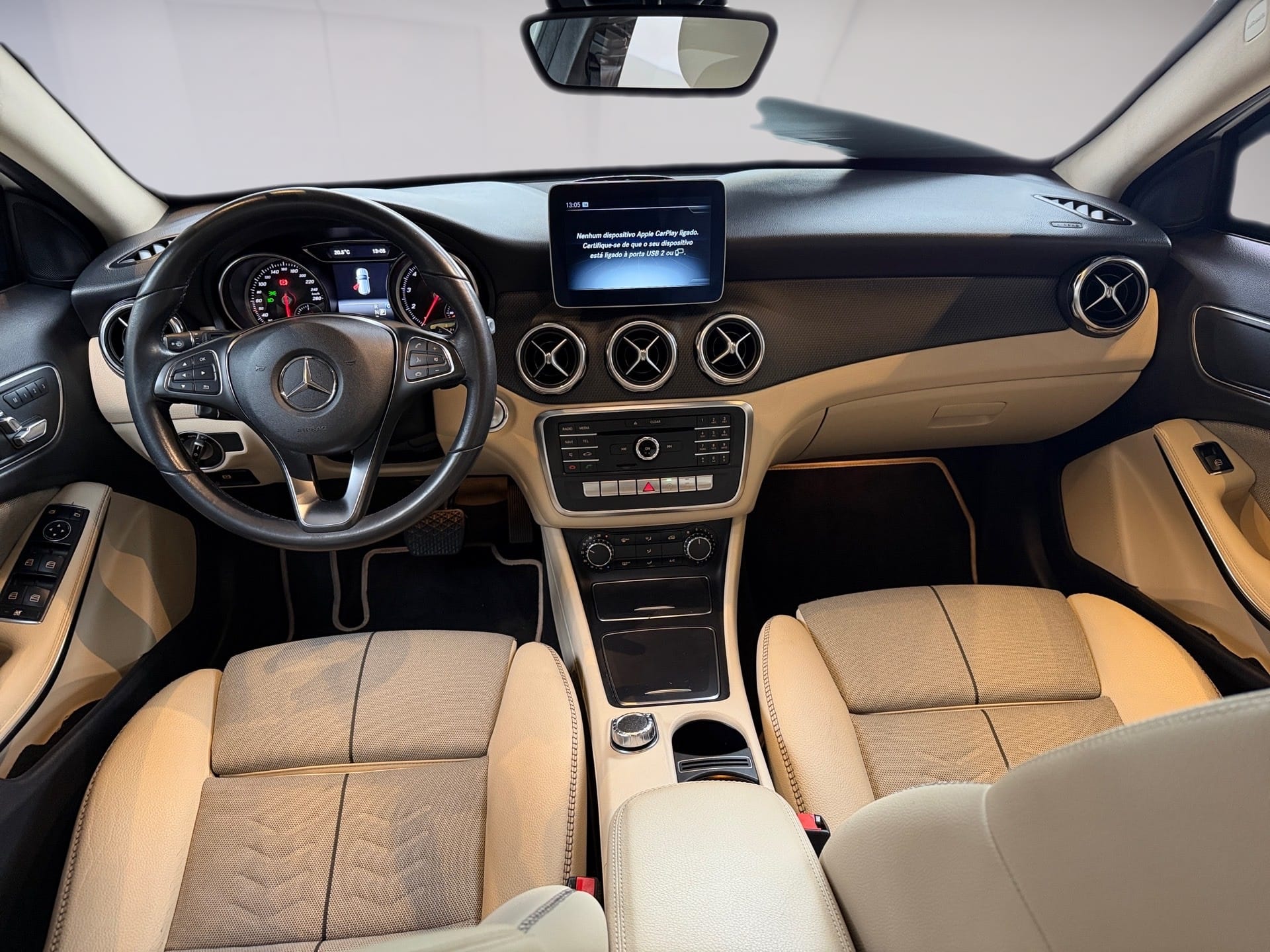 MERCEDES-BENZ GLA 200 1.6 CGI FLEX STYLE 7G-DCT 2019/2020 - Foto 12