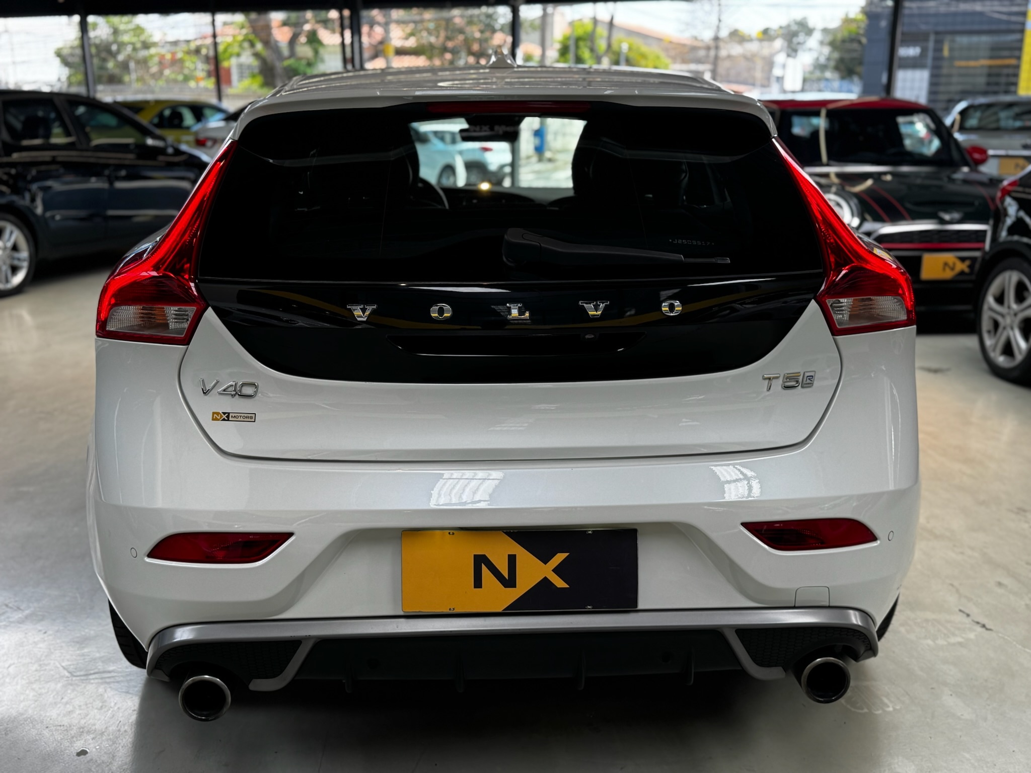 VOLVO V40 2.0 T5 R-DESIGN GASOLINA 4P AUTOMÁTICO 2018/2018 - Foto 4