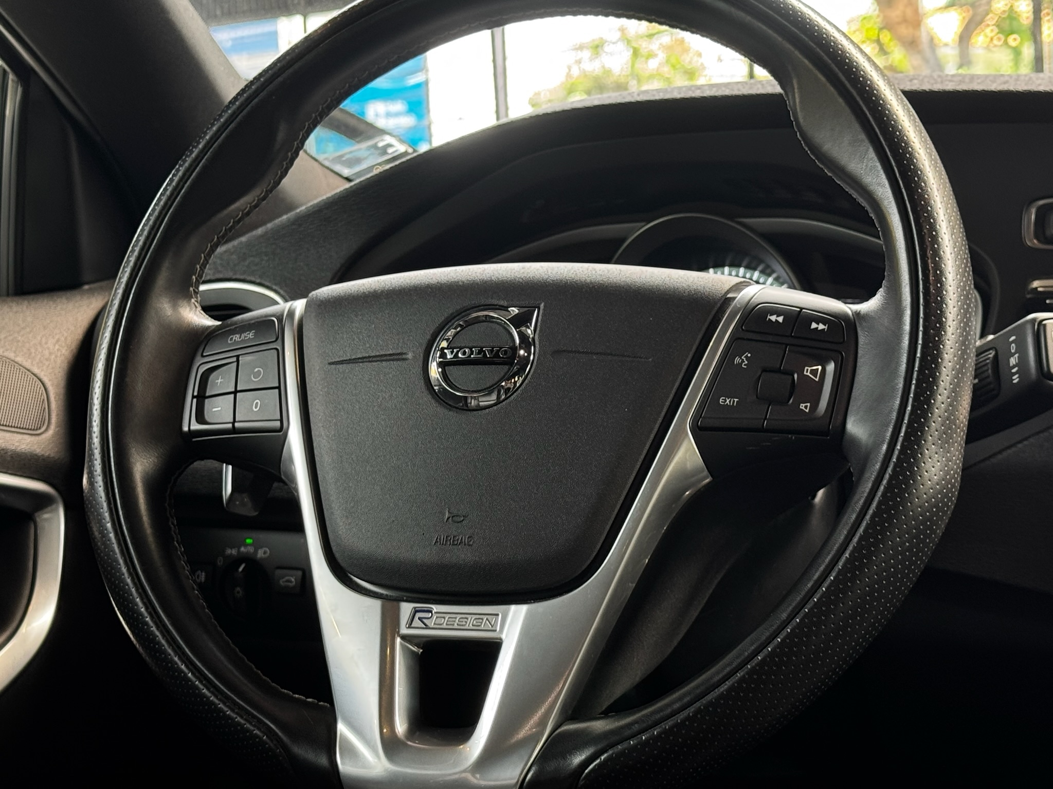 VOLVO V40 2.0 T5 R-DESIGN GASOLINA 4P AUTOMÁTICO 2018/2018 - Foto 13