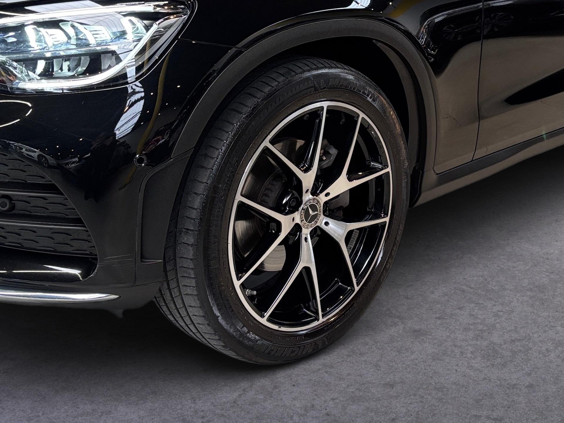 MERCEDES-BENZ GLC 300 2.0 CGI GASOLINA COUPÉ AMG LINE 4MATIC 9G-TRONIC 2023/2023 - Foto 17