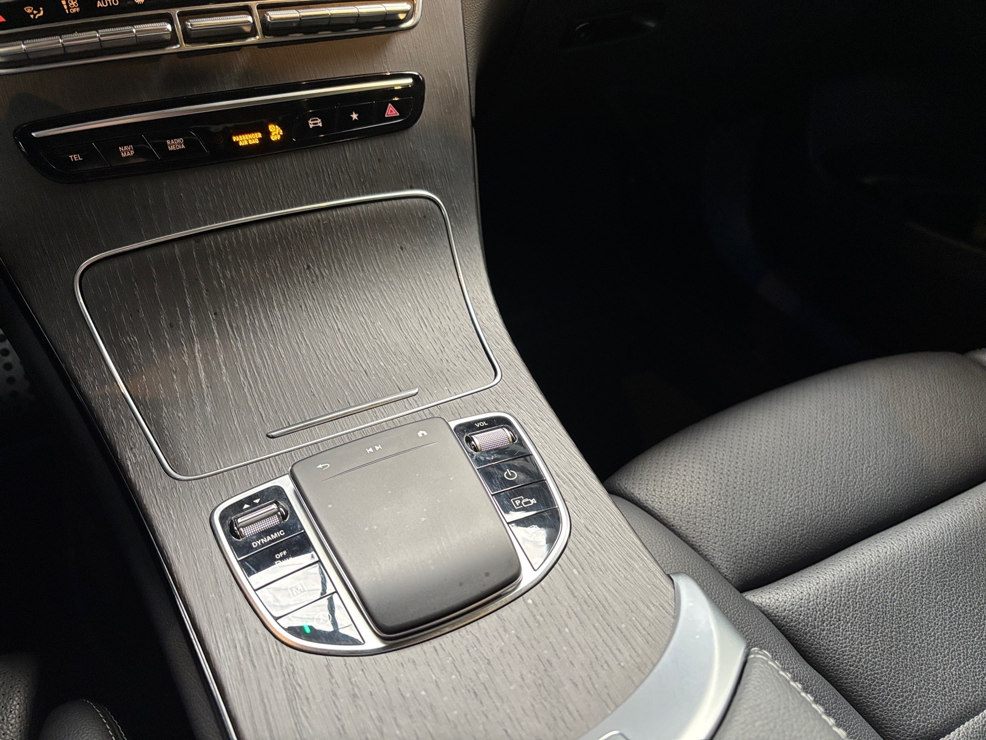 MERCEDES-BENZ GLC 300 2.0 CGI GASOLINA COUPÉ AMG LINE 4MATIC 9G-TRONIC 2023/2023 - Foto 9