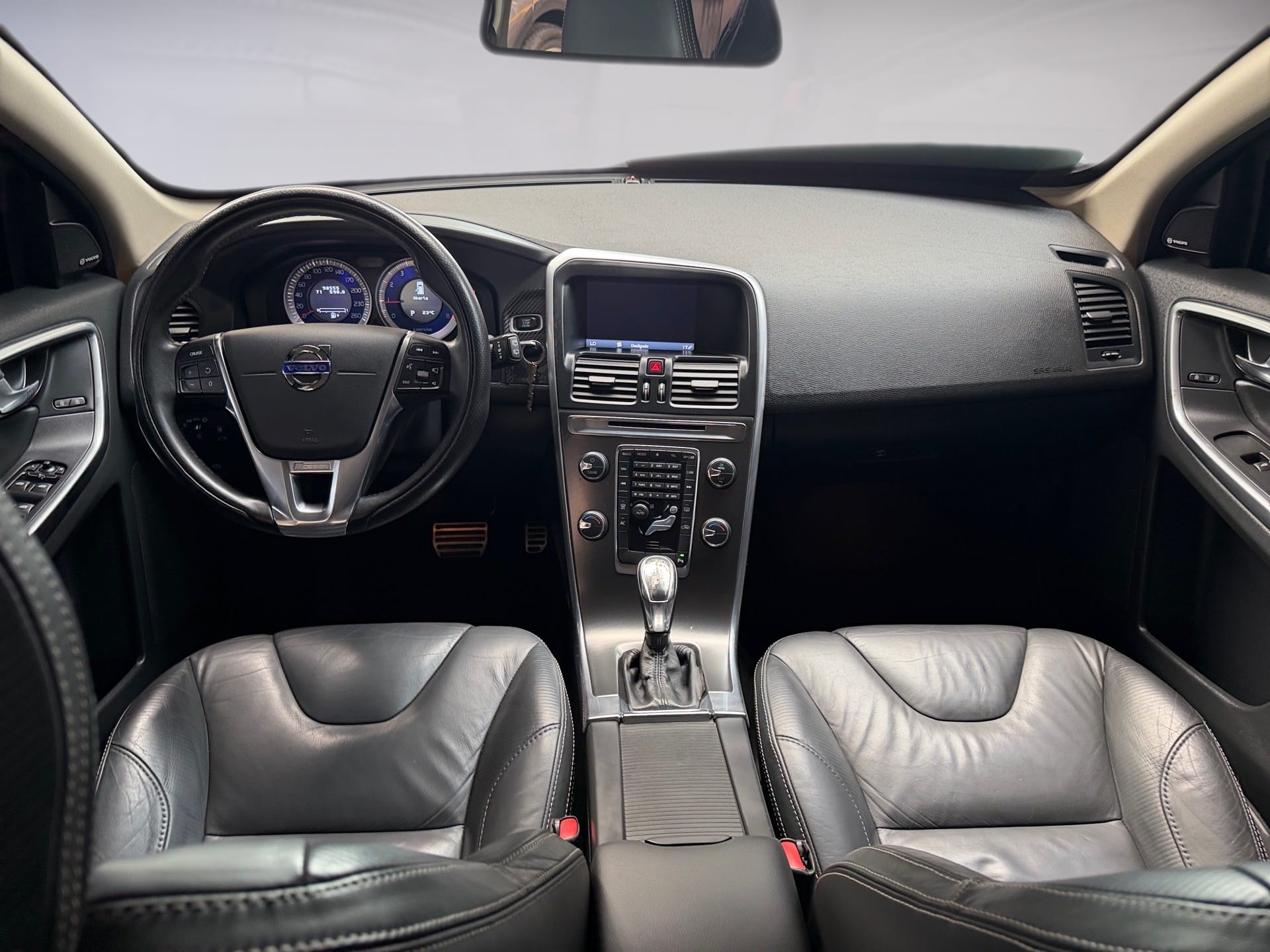 VOLVO XC60 2.0 T5 R-DESIGN GASOLINA 4P AUTOMÁTICO 2012/2013 - Foto 5
