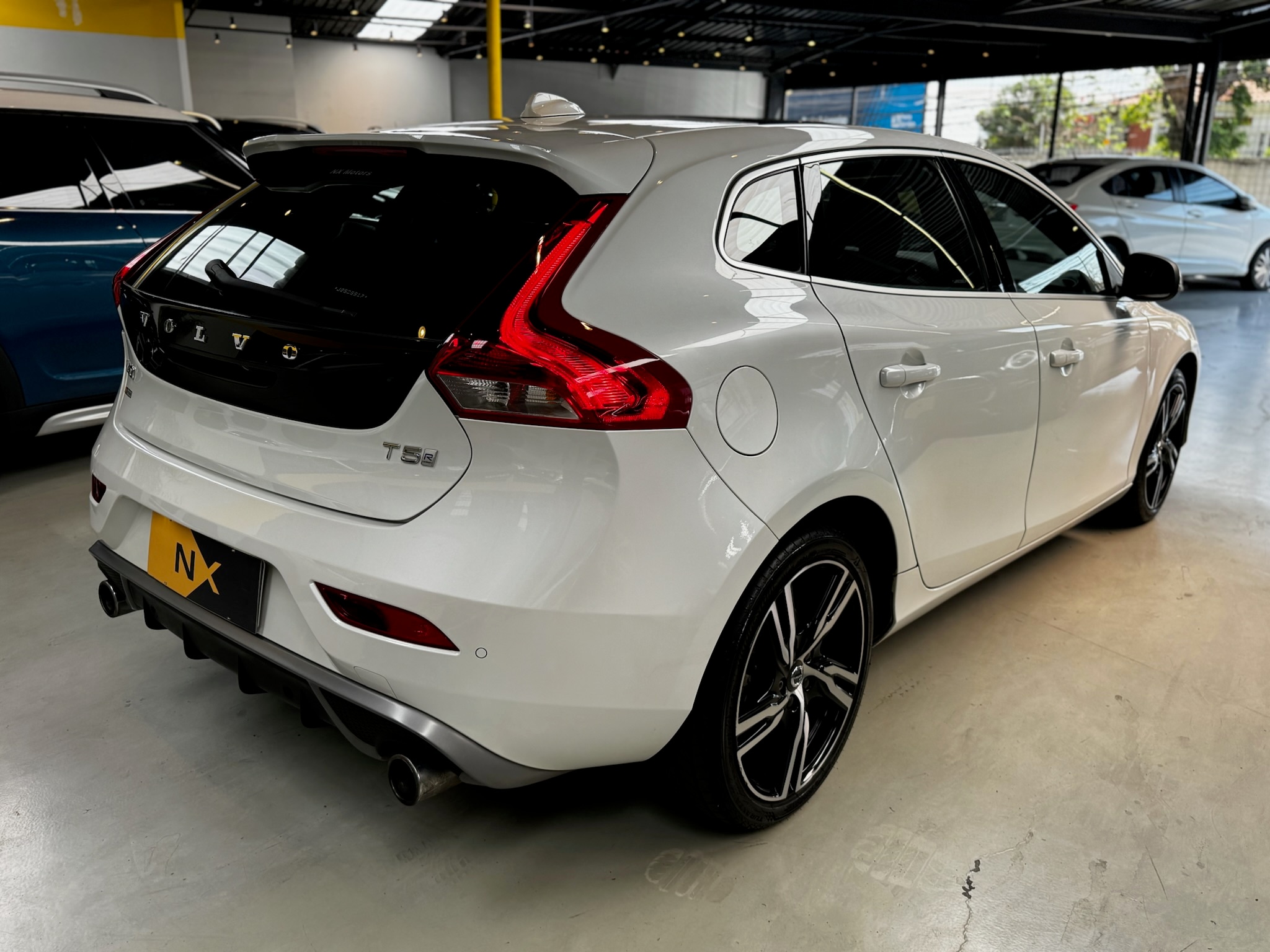 VOLVO V40 2.0 T5 R-DESIGN GASOLINA 4P AUTOMÁTICO 2018/2018 - Foto 3