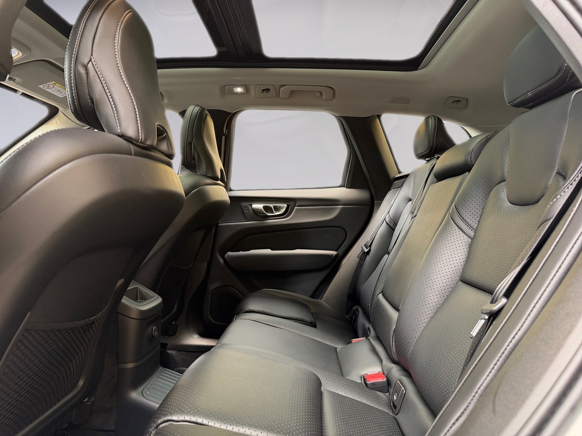 VOLVO XC60 2.0 T8 PHEV PLUS AWD GEARTRONIC 2025/2026 - Foto 7