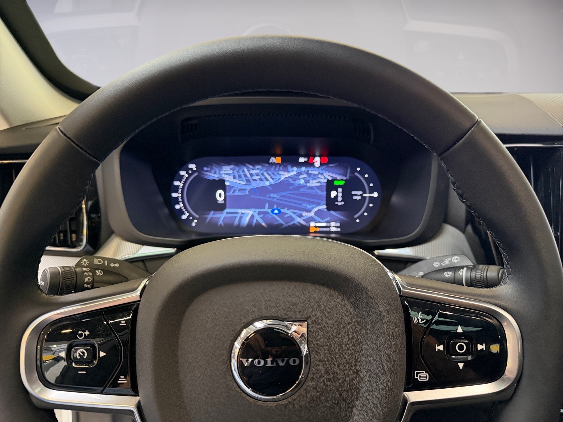 VOLVO XC60 2.0 T8 PHEV PLUS AWD GEARTRONIC 2025/2026 - Foto 15