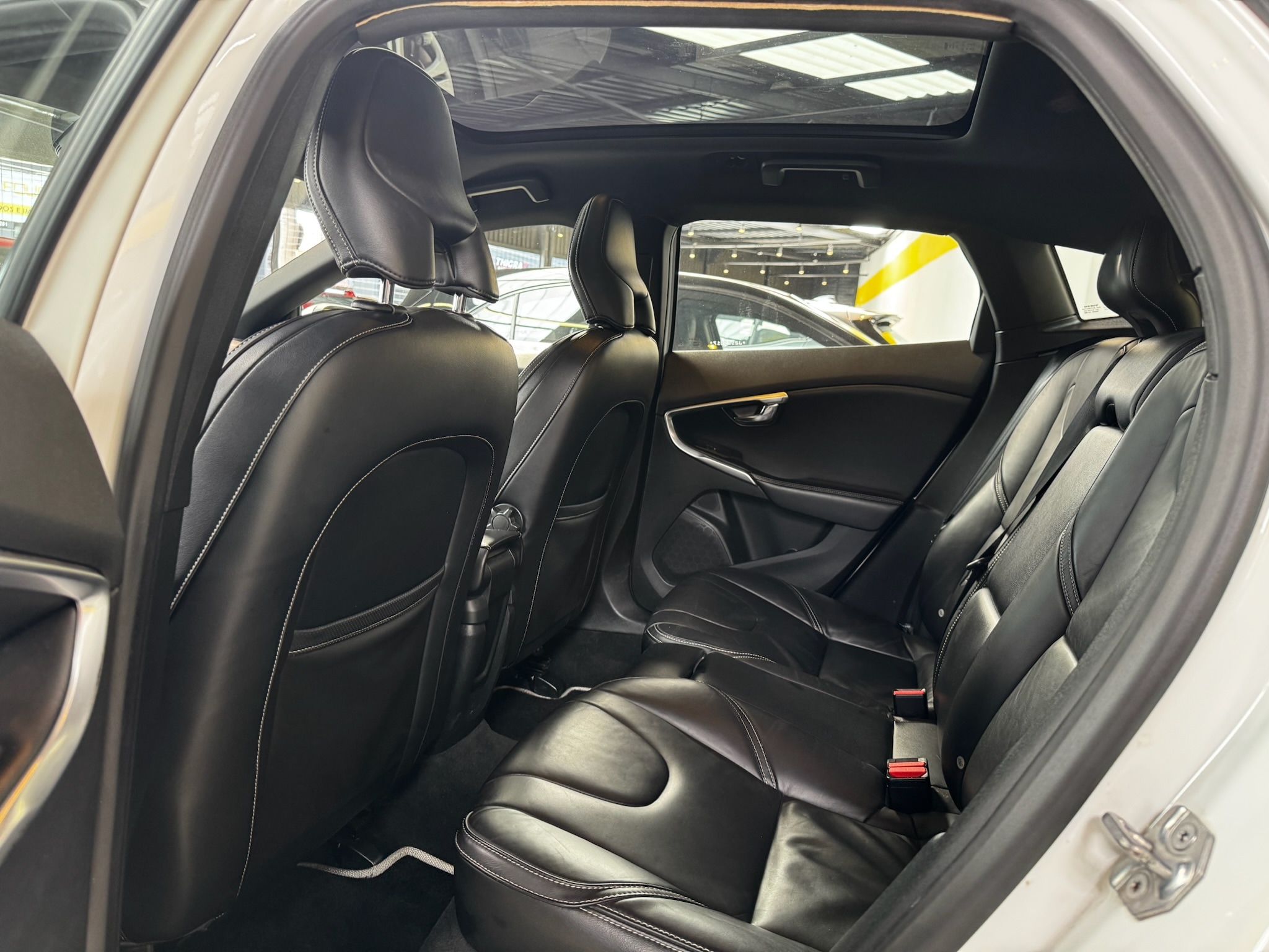 VOLVO V40 2.0 T5 R-DESIGN GASOLINA 4P AUTOMÁTICO 2018/2018 - Foto 8