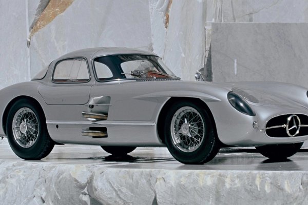 Mais caro da história, Mercedes SLR de 1955 é vendido por R$ 700 milhões