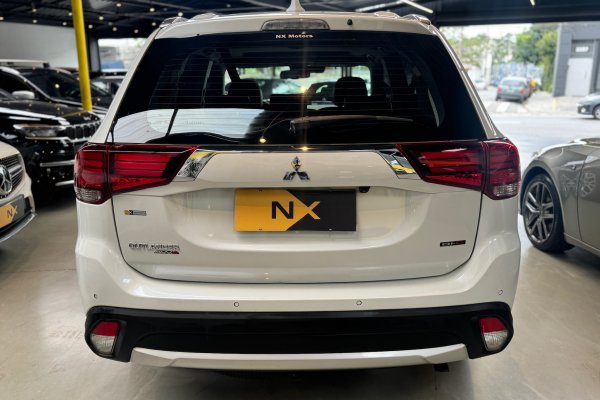 MITSUBISHI OUTLANDER 2.2 4X4 16V DIESEL 4P AUTOMÁTICO 2018/2018