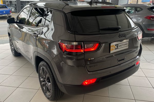 JEEP COMPASS 1.3 T270 TURBO FLEX LONGITUDE 80 ANOS AT6 2021/2022